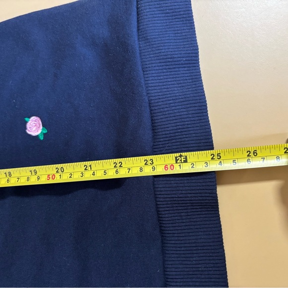 Chelsea & Theodore Navy Top with Pink Embroidery size 2X NWT - Picture 7 of 7